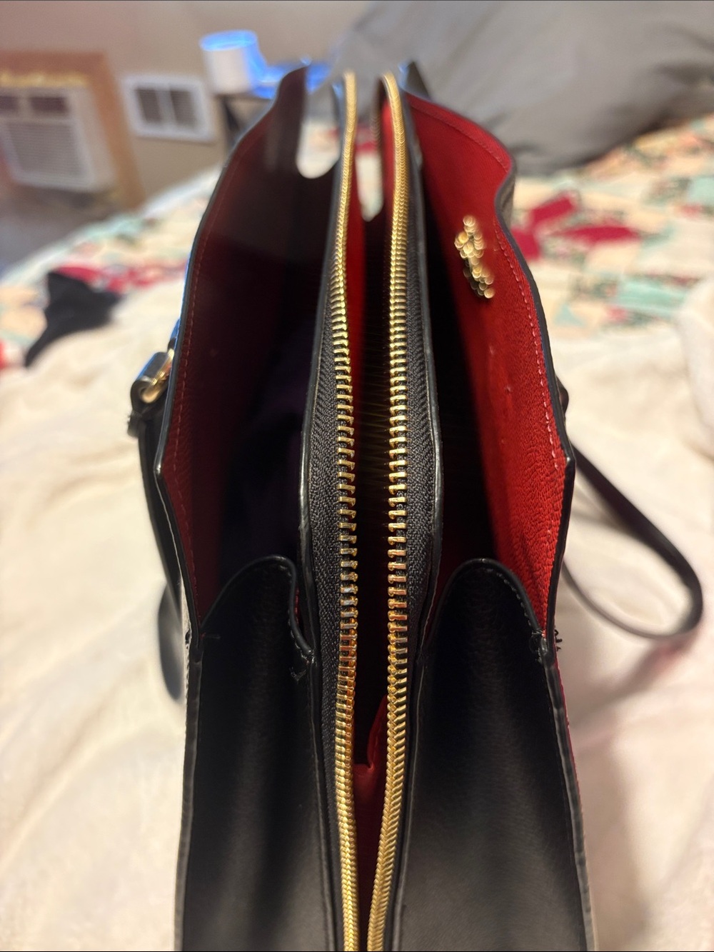 Authentic Coach Tatum Carryall 40. Excellent condition. - Picture 6 of 12